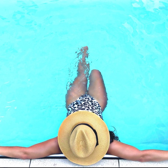 Meet your Posher, Chasing - Picture 1 of 1